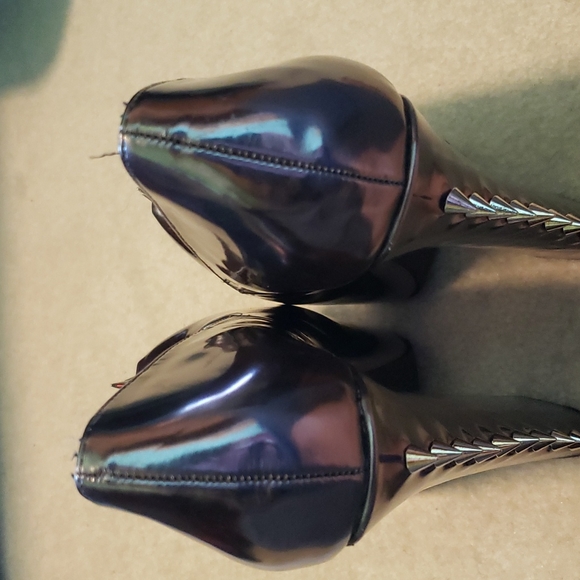 Veda Soul Bond-Worn Once-Spikes-Gun Metal Gray Metallic - Picture 10 of 14